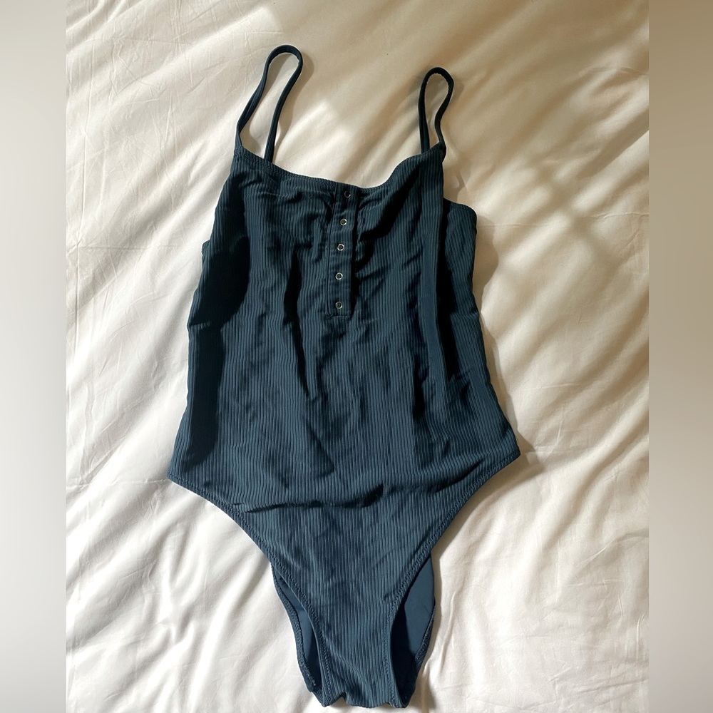 Lively Ribbed One-Piece Swimsuit